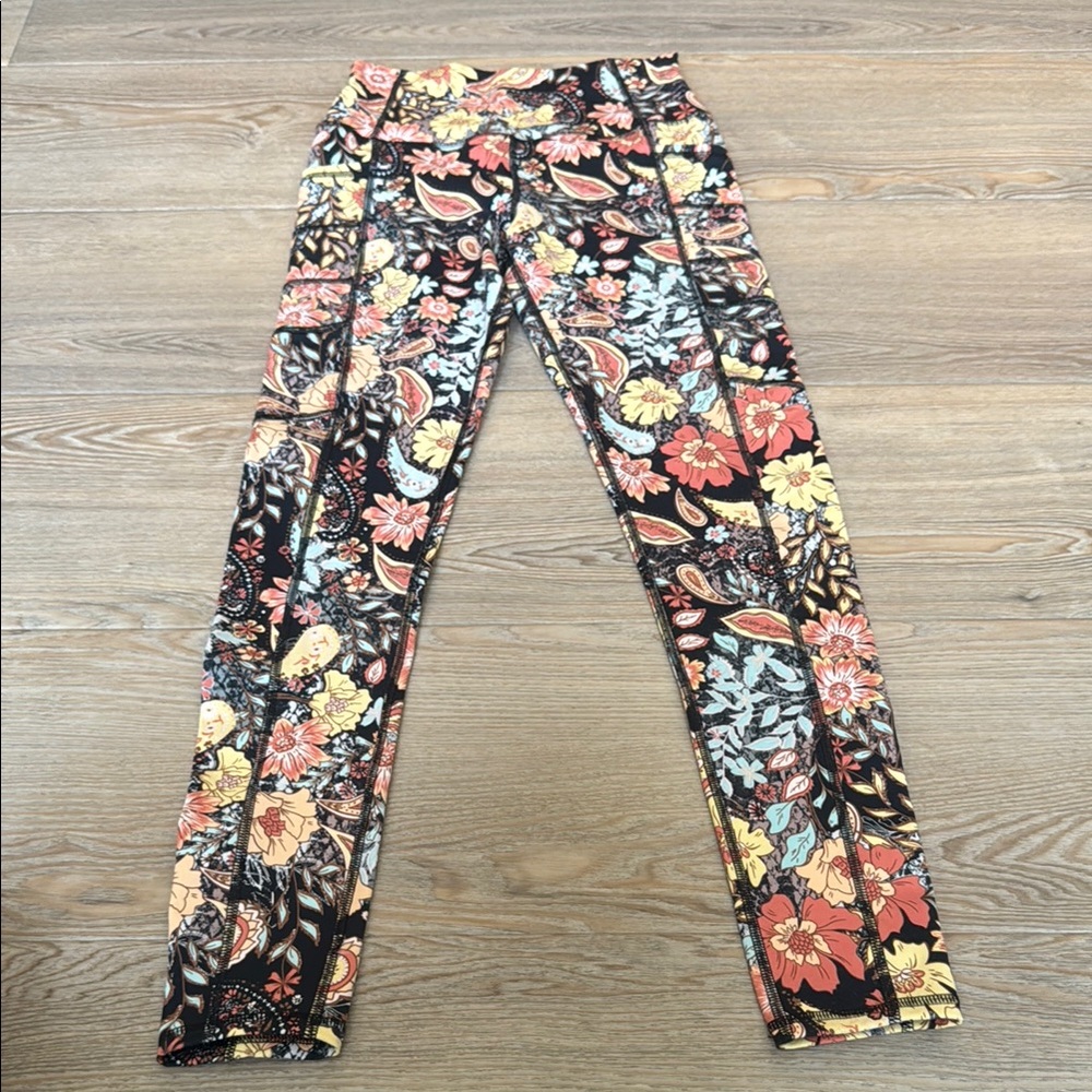 Paisley floral print leggings